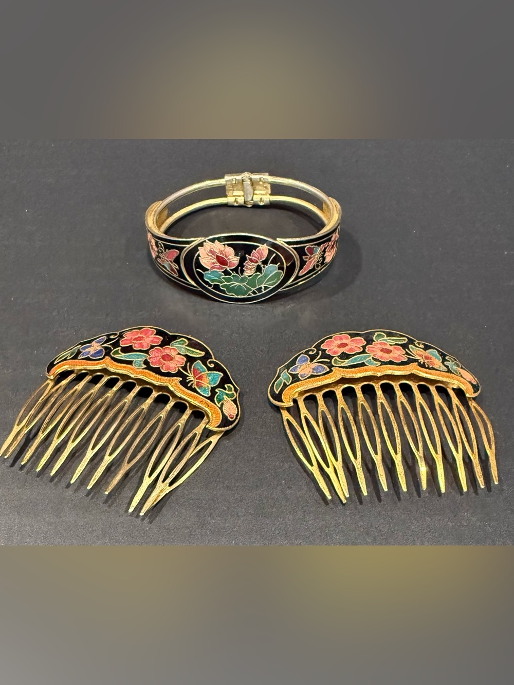 Vintage 70’s 80’s Floral Enamel Gold-Tone Hair Comb and Bracelet Set